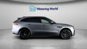 Jaguar F-PACE CHEQUERED FLAG AWD