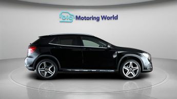 Mercedes-Benz GLA GLA 180 AMG LINE EDITION