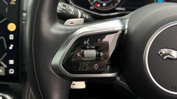 Jaguar F-PACE R-DYNAMIC HSE BLACK