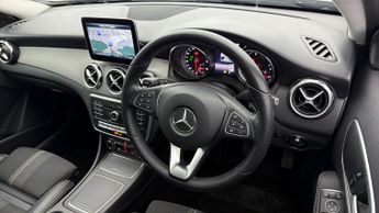 Mercedes-Benz GLA GLA 180 URBAN EDITION