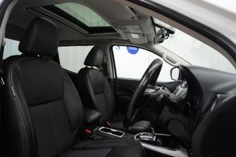 Nissan Navara 2.3 dCi N-Guard Pickup Double Cab 4dr Diesel Auto 4WD | Service 
