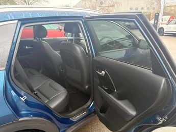 Kia Niro 1.6 GDi 4