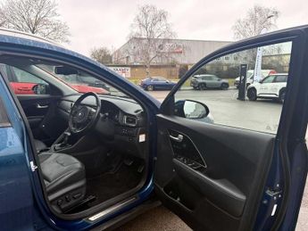 Kia Niro 1.6 GDi 4