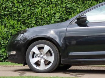 Skoda Octavia 1.5 TSI ACT SE Drive Estate 5dr Petrol DSG Euro 6 (s/s) (150 ps)