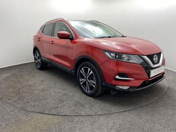 Nissan Qashqai 1.3 DiG-T N-Connecta 5dr [Glass Roof Pack]