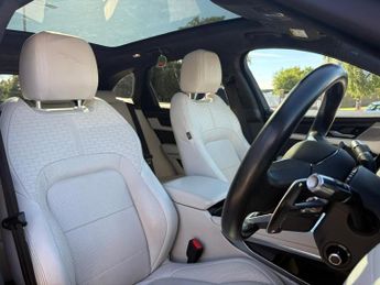 Jaguar F-PACE 2.0 P250i R-Dynamic HSE SUV 5dr Petrol Auto AWD Euro 6 (s/s) (25