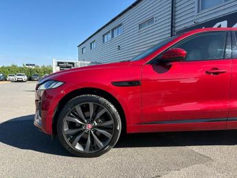 Jaguar F-PACE 2.0 P250i R-Dynamic HSE SUV 5dr Petrol Auto AWD Euro 6 (s/s) (25