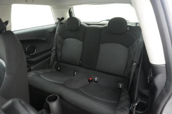 Mini Hatch 1.5 Cooper Hatchback 3dr Petrol Steptronic Euro 6 (s/s) (136 ps)