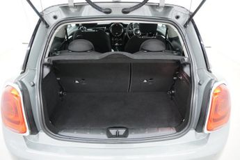 Mini Hatch 1.5 Cooper Hatchback 3dr Petrol Steptronic Euro 6 (s/s) (136 ps)