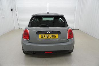 Mini Hatch 1.5 Cooper Hatchback 3dr Petrol Steptronic Euro 6 (s/s) (136 ps)