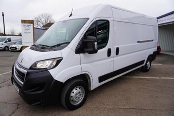 Peugeot Boxer 2.2 BlueHDi 335 Professional Premium + Panel Van 5dr Diesel Manu