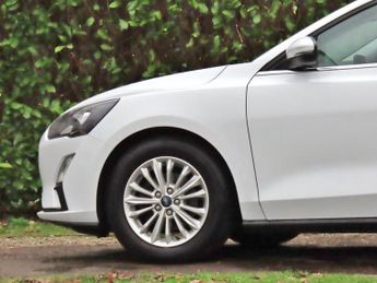 Ford Focus 1.0T EcoBoost Titanium Hatchback 5dr Petrol DCT Euro 6 (s/s) (12