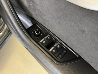 Audi A4 Avant 2.0 TDI 30 S line Estate 5dr Diesel S Tronic | Audi Service Hist