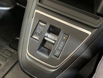 Peugeot EXPERT e- STANDARD 1000 100kW 50kWh Professional Premium +  Auto