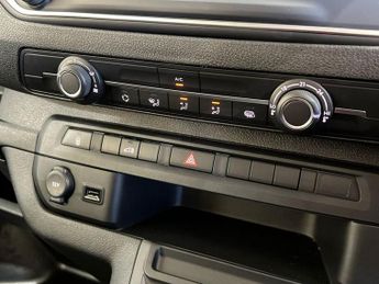 Peugeot EXPERT e- STANDARD 1000 100kW 50kWh Professional Premium +  Auto