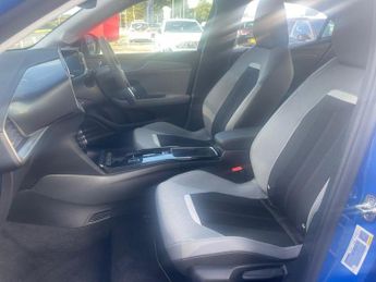 Vauxhall MOKKA 100kW Design 50kWh 5dr Auto