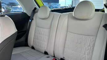Fiat 500e 42kWh La Prima Hatchback 3dr Electric Auto (118 ps)