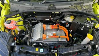 Fiat 500e 42kWh La Prima Hatchback 3dr Electric Auto (118 ps)