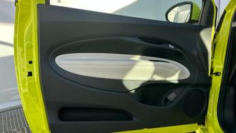 Fiat 500e 42kWh La Prima Hatchback 3dr Electric Auto (118 ps)