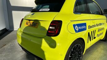 Fiat 500e 42kWh La Prima Hatchback 3dr Electric Auto (118 ps)