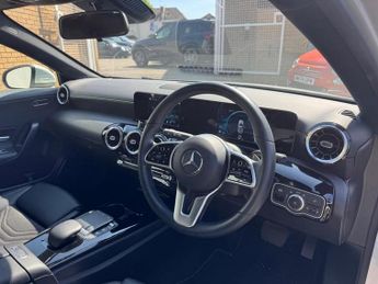 Mercedes-Benz A Class 1.3 A180 SE Hatchback 5dr Petrol 7G-DCT | 1 Previous Owner | Par