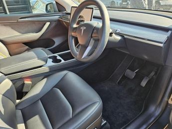 TESLA Model Y Auto RWD 5dr