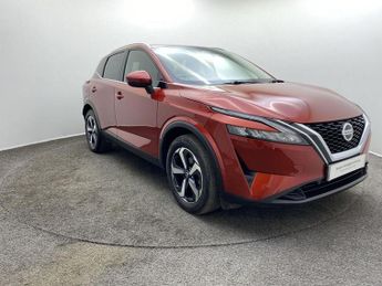 Nissan Qashqai 1.3 DiG-T MH N-Connecta [Glass Roof] 5dr