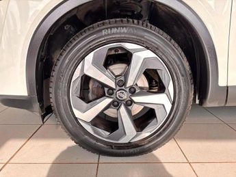 Nissan Qashqai 1.3 DIG-T MHEV N-Connecta Hybrid XTronic 