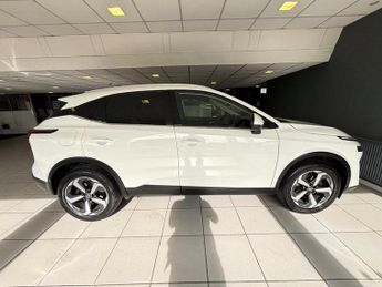 Nissan Qashqai 1.3 DIG-T MHEV N-Connecta Hybrid XTronic 