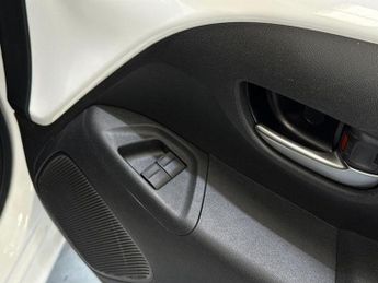 TOYOTA AYGO 1.0 VVT-i X-Trend TSS 5dr x-shift