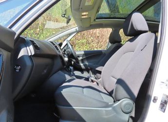 Hyundai ix20 1.6 Premium Hatchback 5dr Petrol Auto Euro 6 (125 ps)