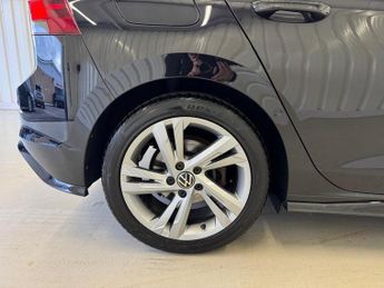 Volkswagen Golf 2.0 TDI R-Line Hatchback 5dr Diesel DSG | 1 Previous Owner | Ful