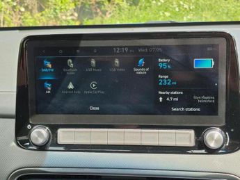 Hyundai KONA 64kWh Premium Auto 5dr (10.5kW Charger)