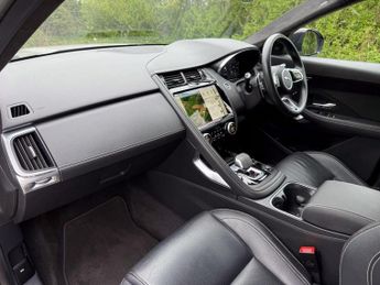 Jaguar E-PACE 1.5 P300e 12.17kWh R-Dynamic SE Auto AWD Euro 6 (s/s) 5dr