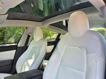TESLA Model 3 (Dual Motor) Performance Auto 4WDE 4dr (Performance Upgrade)