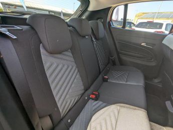 Fiat 600 1.2 MHEV La Prima SUV 5dr Petrol Hybrid e-DCT Euro 6 (s/s) (100 