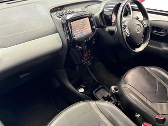 TOYOTA AYGO 1.0 VVT-i X-Clusiv 3 5dr x-shift