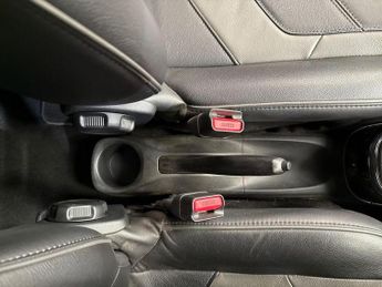 TOYOTA AYGO 1.0 VVT-i X-Clusiv 3 5dr x-shift