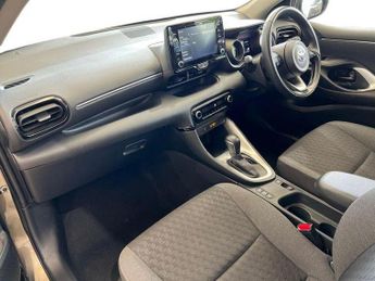 Toyota YARIS 1.5 Hybrid Design 5dr CVT