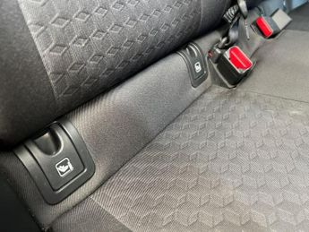 Toyota YARIS 1.5 Hybrid Design 5dr CVT