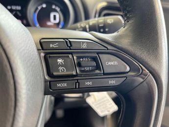 Toyota YARIS 1.5 Hybrid Design 5dr CVT