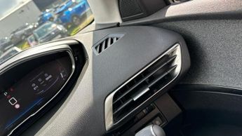 Peugeot 3008 1.2 PureTech GPF Allure SUV 5dr Petrol EAT Euro 6 (s/s) (130 ps)
