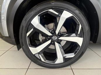 Nissan Juke 1.0 DIG-T Tekna SUV 5dr Petrol DCT Auto