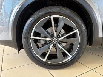 Nissan Qashqai 1.3 DIG-T MHEV Tekna SUV 5dr Petrol Hybrid XTRONIC