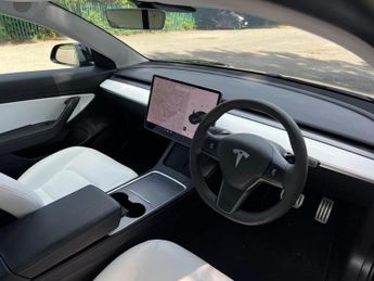 TESLA Model 3 (Dual Motor) Performance Auto 4WDE 4dr (Performance Upgrade)