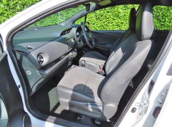 Toyota Yaris 1.5 VVT-h Excel Hatchback 5dr Petrol Hybrid E-CVT Euro 6 (s/s) (
