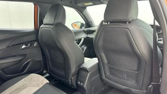 Peugeot E-2008 50kWh GT Premium SUV 5dr Electric Auto (136 ps)