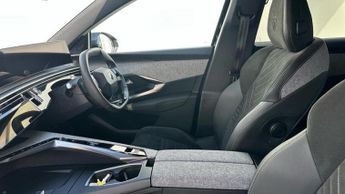 Peugeot E-3008 73kWh GT SUV 5dr Electric Auto (210 ps)