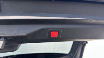 Peugeot E-3008 73kWh GT SUV 5dr Electric Auto (210 ps)
