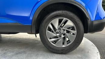 Nissan Qashqai 1.3 DIG-T MHEV Acenta Premium SUV 5dr Petrol Hybrid XTRON Euro 6